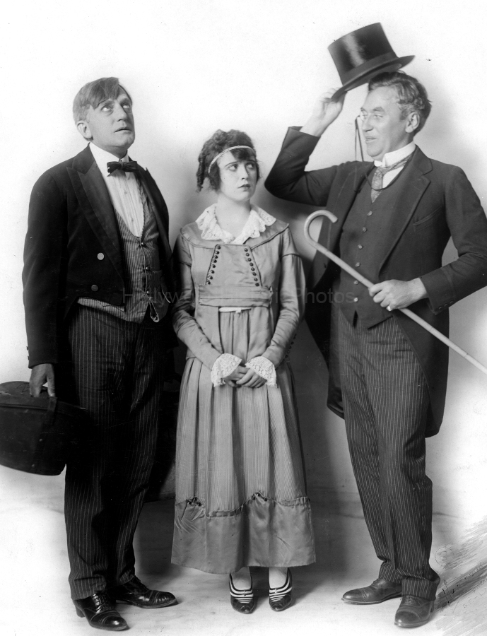 Mabel Normand 1915 2 WM.jpg